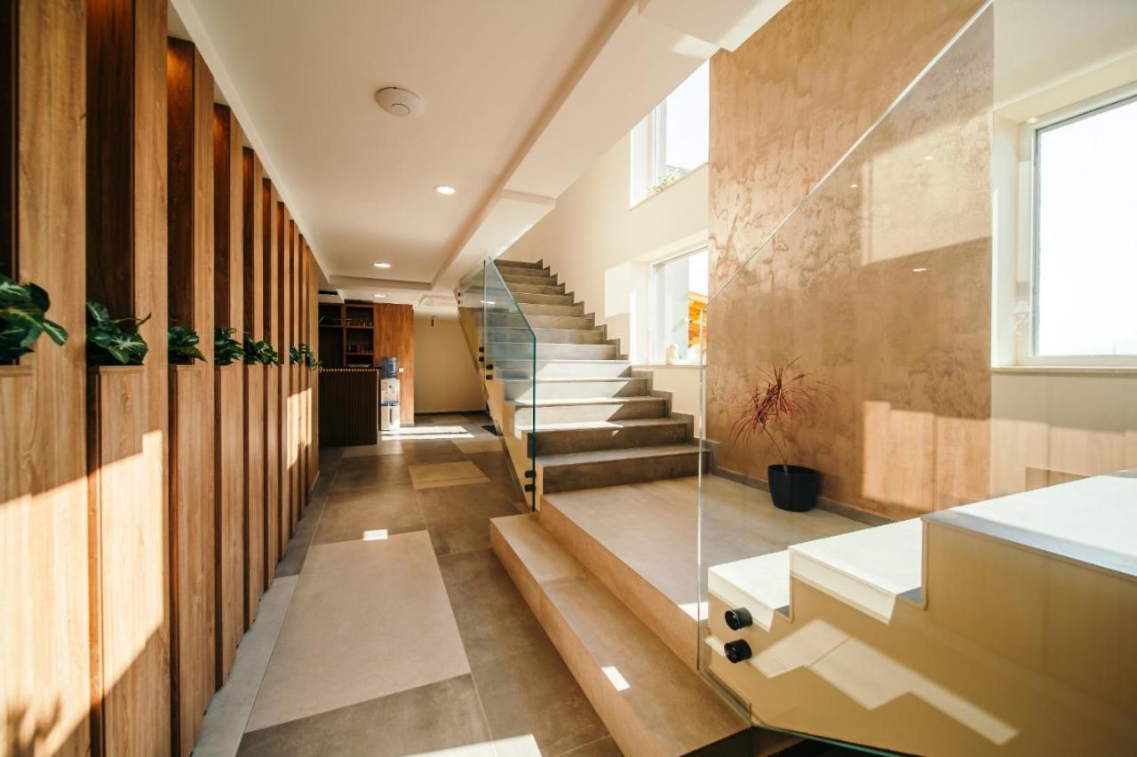 Hotel Rk Ghimbav Ngoại thất bức ảnh