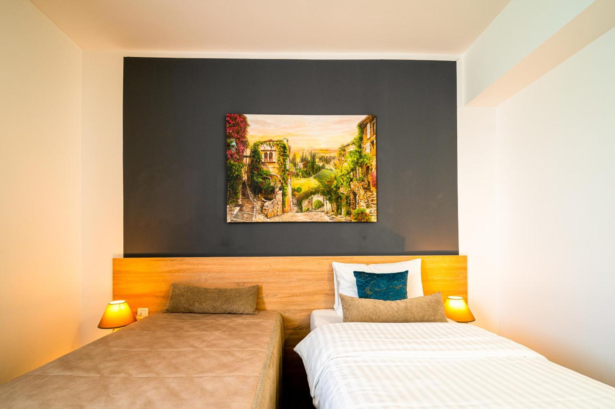 Hotel Rk Ghimbav Ngoại thất bức ảnh